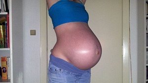 39 weeks pregnant with twins