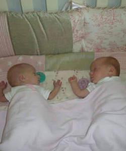 twins born at 27 weeks